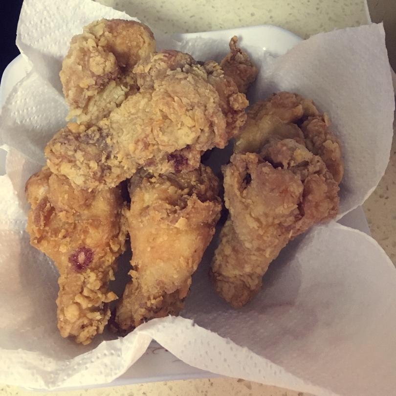 炸鸡翅（简易低配版无需炸鸡粉，无需面包糠，家常调料制作，家人吃不停😋，2.29日再次更新）