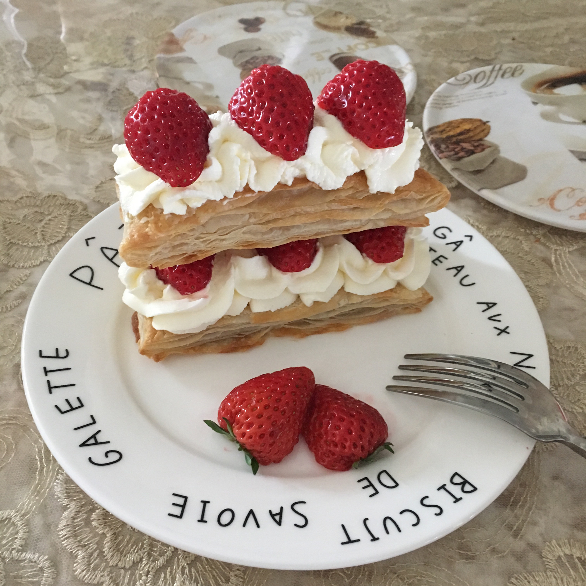 草莓拿破仑（呱呱杯夹馅儿更好吃哟！）