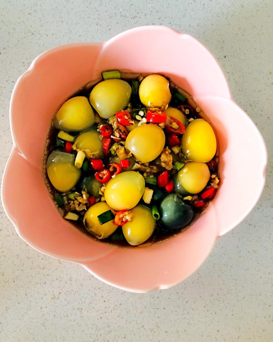 【凉拌鹌鹑皮蛋图片】夜色_猫咪_下厨房