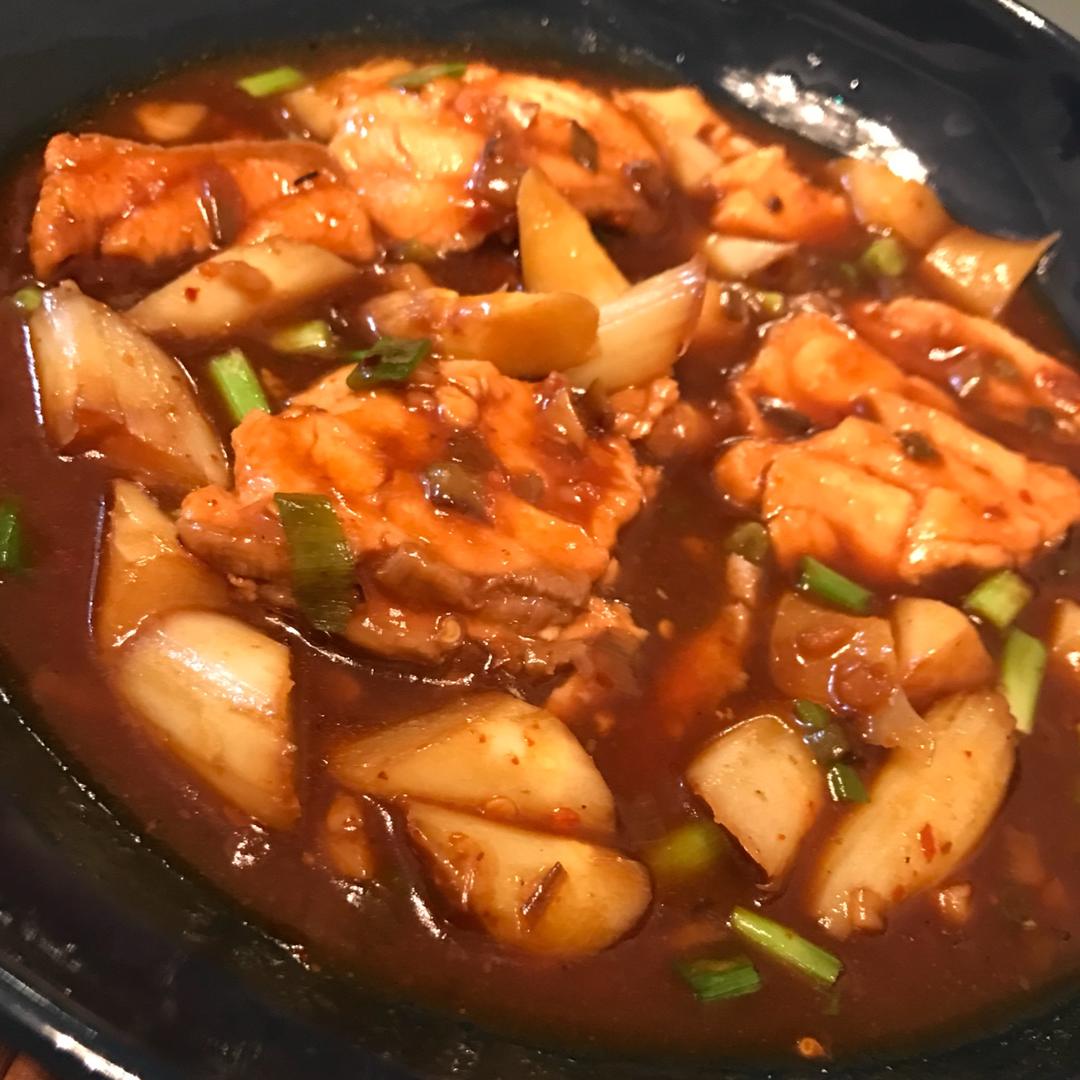 石锅红焖东星斑