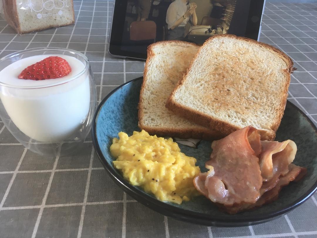 美式炒蛋 scrambled eggs