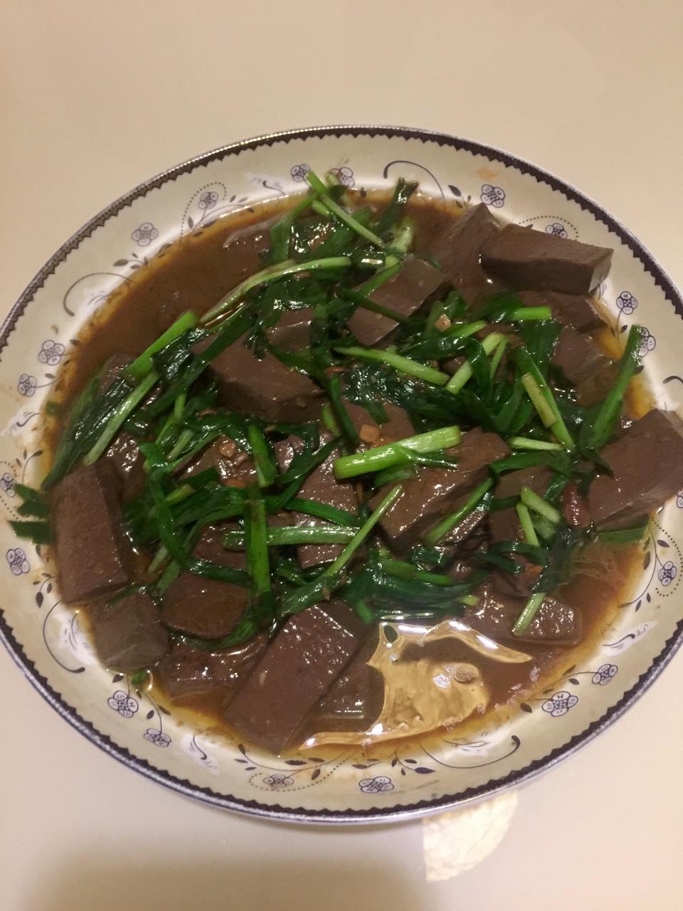 香辣滑嫩鸭血韭菜