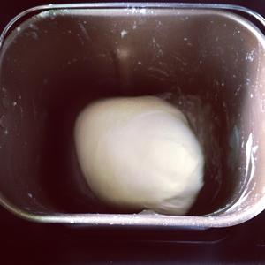 中种法炼奶吐司，以下为两个450g吐司盒的量的做法 步骤1