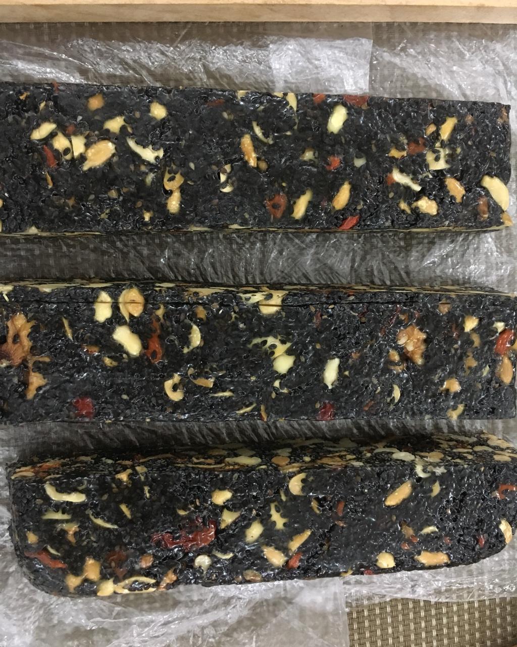 芝麻核桃枸杞养生糕