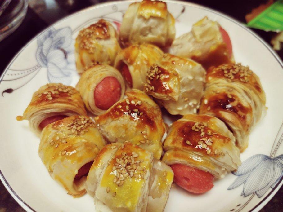 香肠酥皮卷：手抓饼皮还能这样吃，不用和面快速搞定早餐