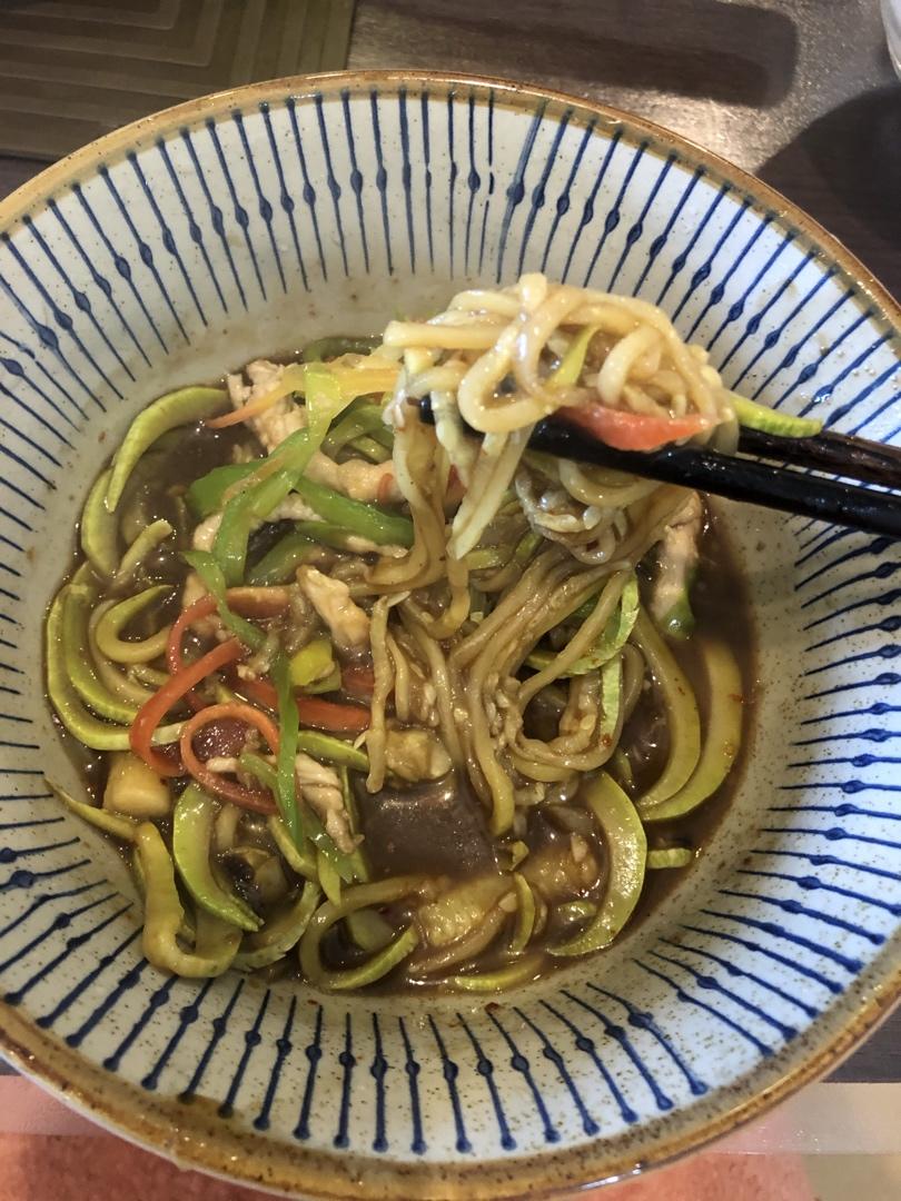 健身轻食：西葫芦鸡蛋面～高蛋白低碳水