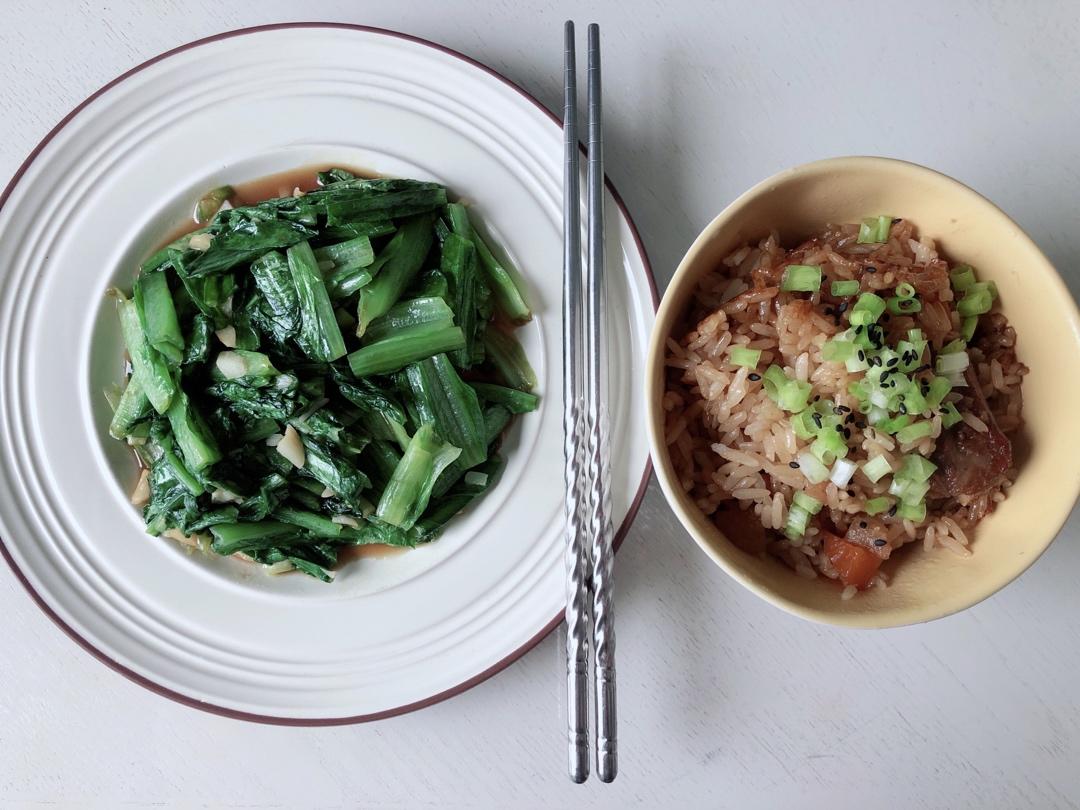 喷香排骨焖饭（爆好吃）