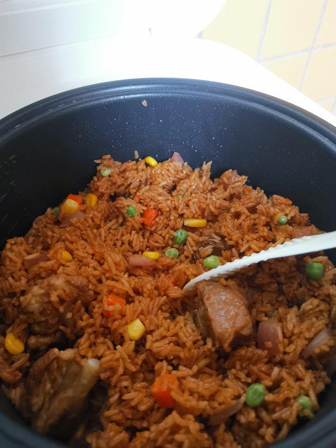 【排骨焖饭】