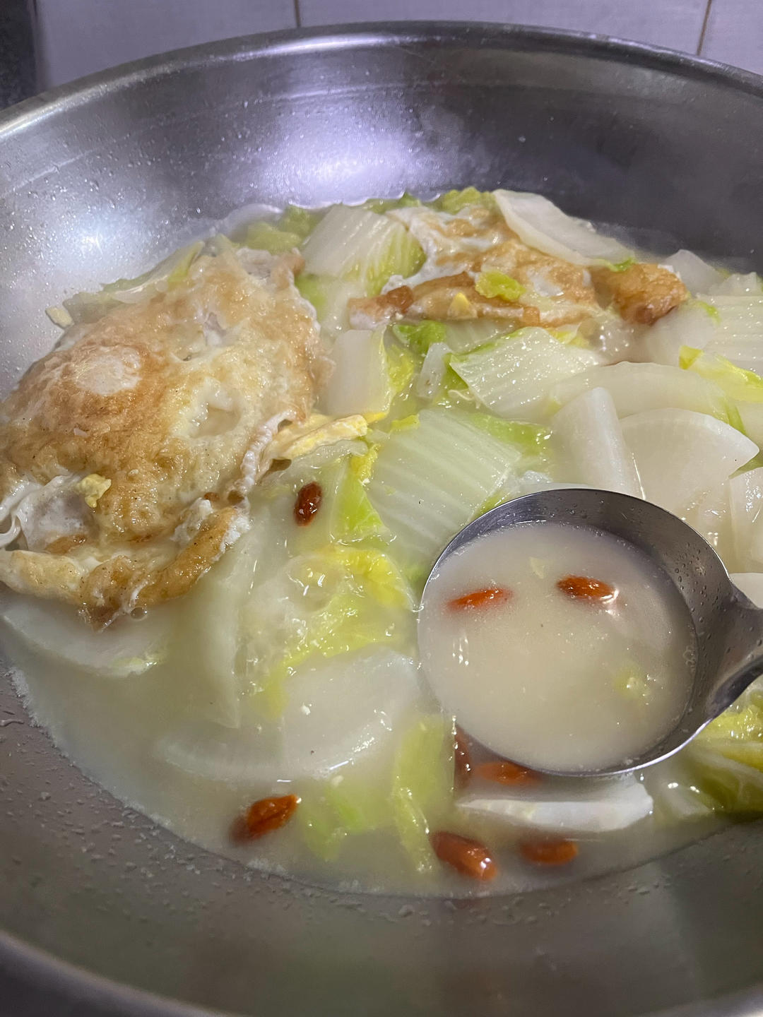 🌈冬天必喝的汤～萝卜白菜汤！简单又美味