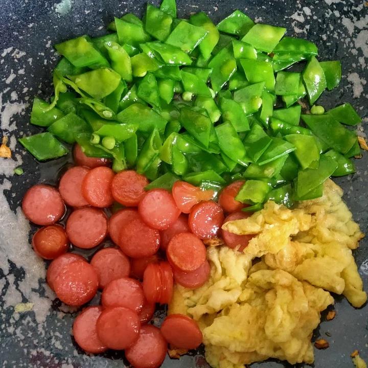 香肠鸡蛋炒饭