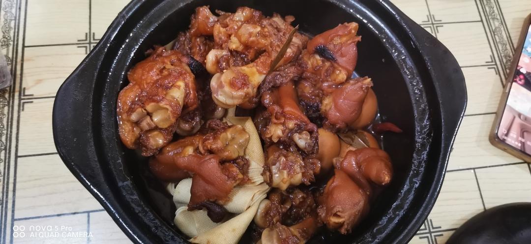 红烧猪蹄，软糯 Q弹，室友三碗饭