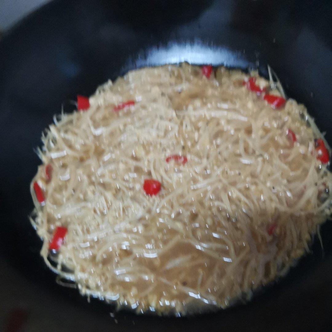 超级下饭的蒜蓉金针菇！好吃到爆