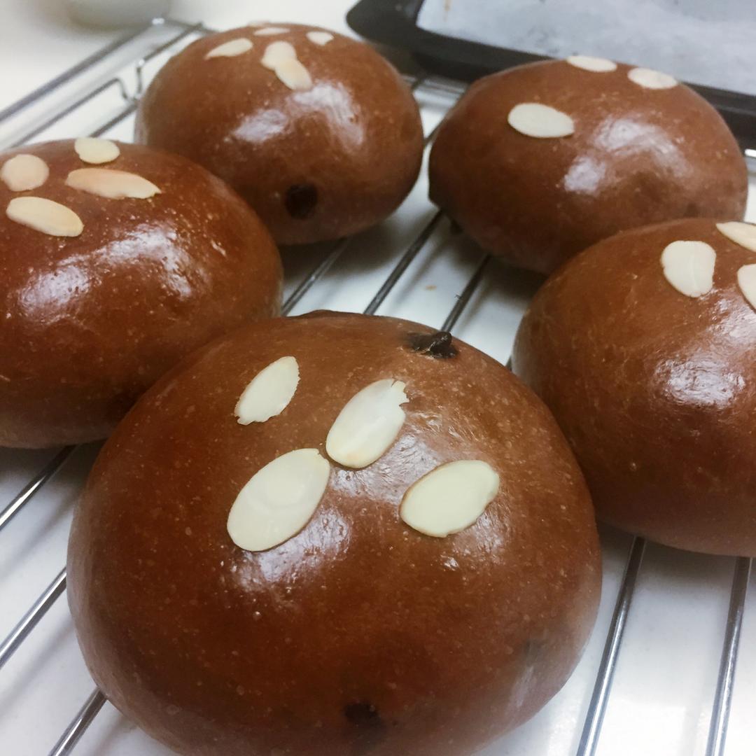 艳·公子做的黑眼豆豆面包