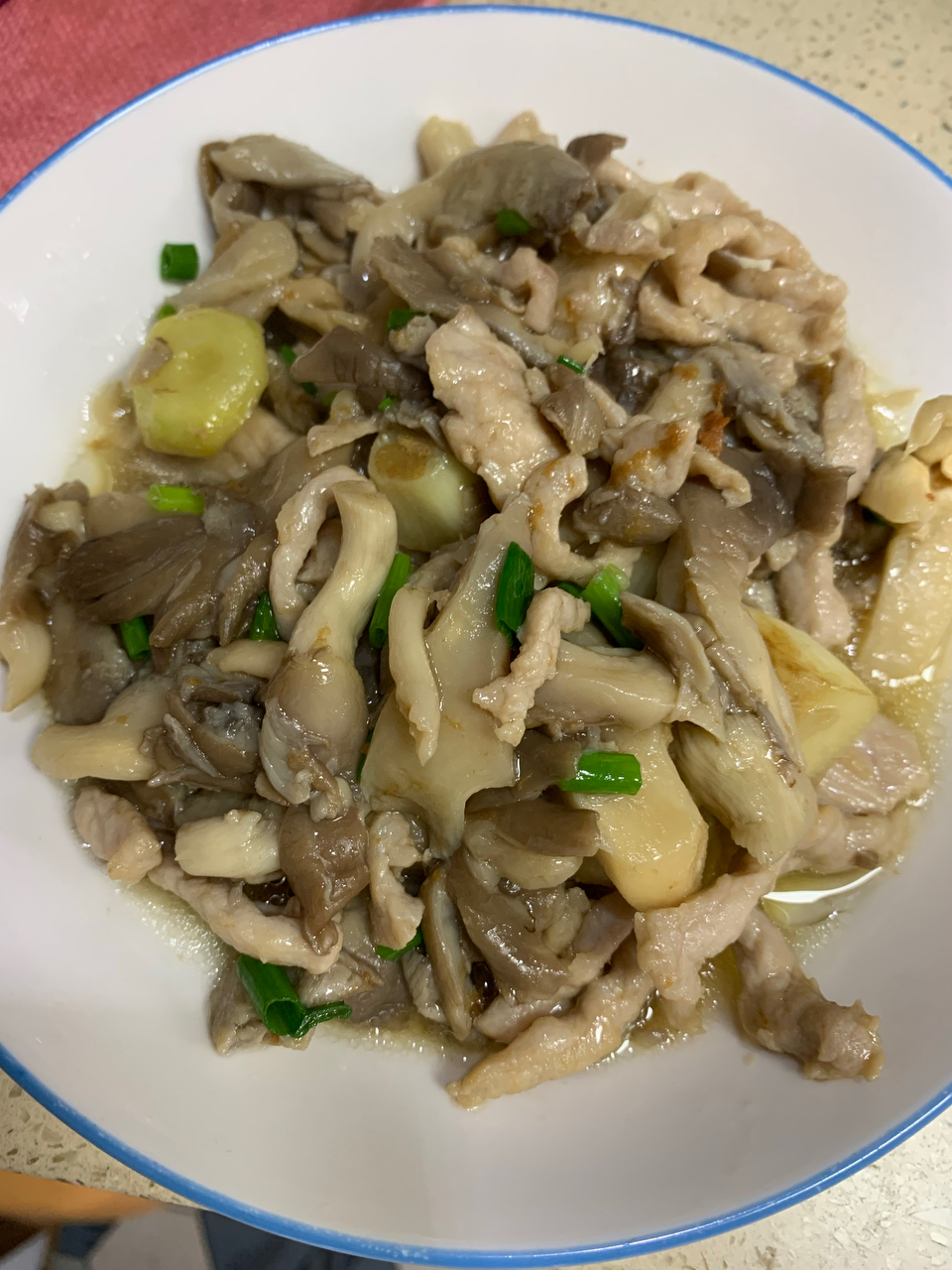 平菇/海鲜菇炒肉