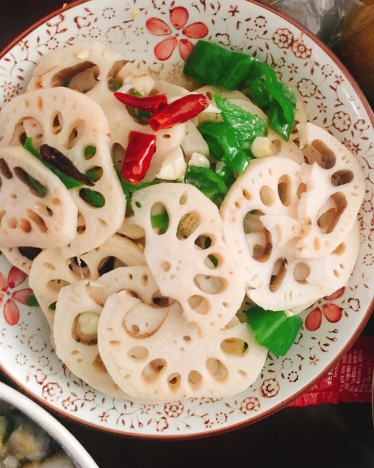 酸香爽辣炒藕片