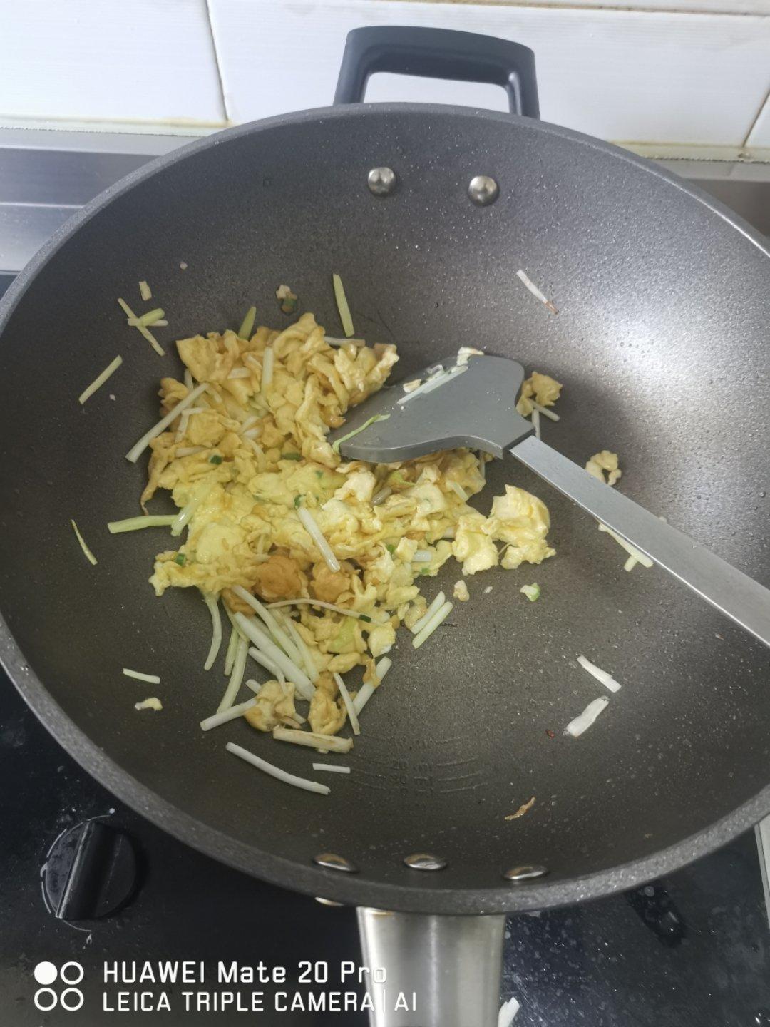 韭黄炒鸡蛋