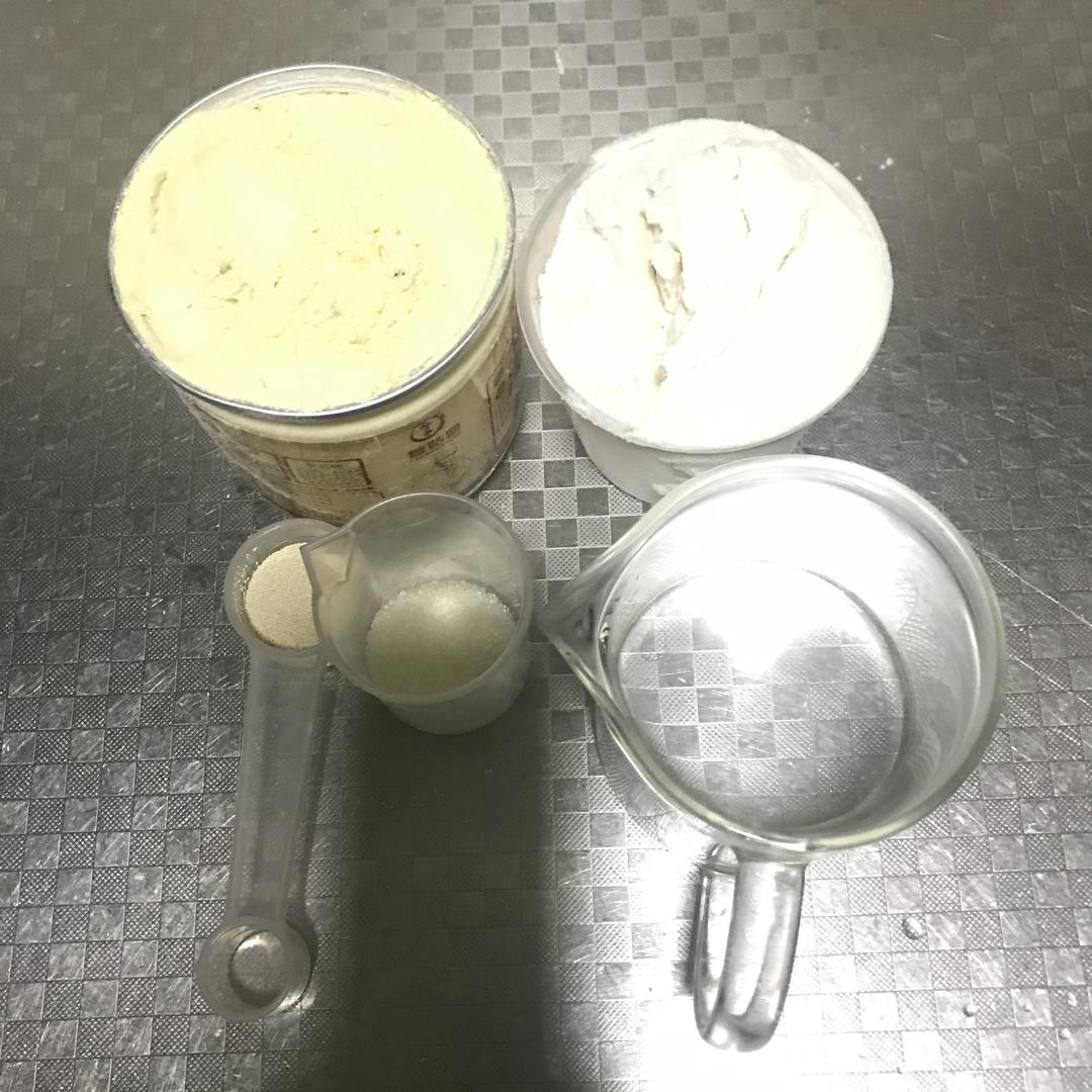 纯奶手撕吐司的做法 步骤1