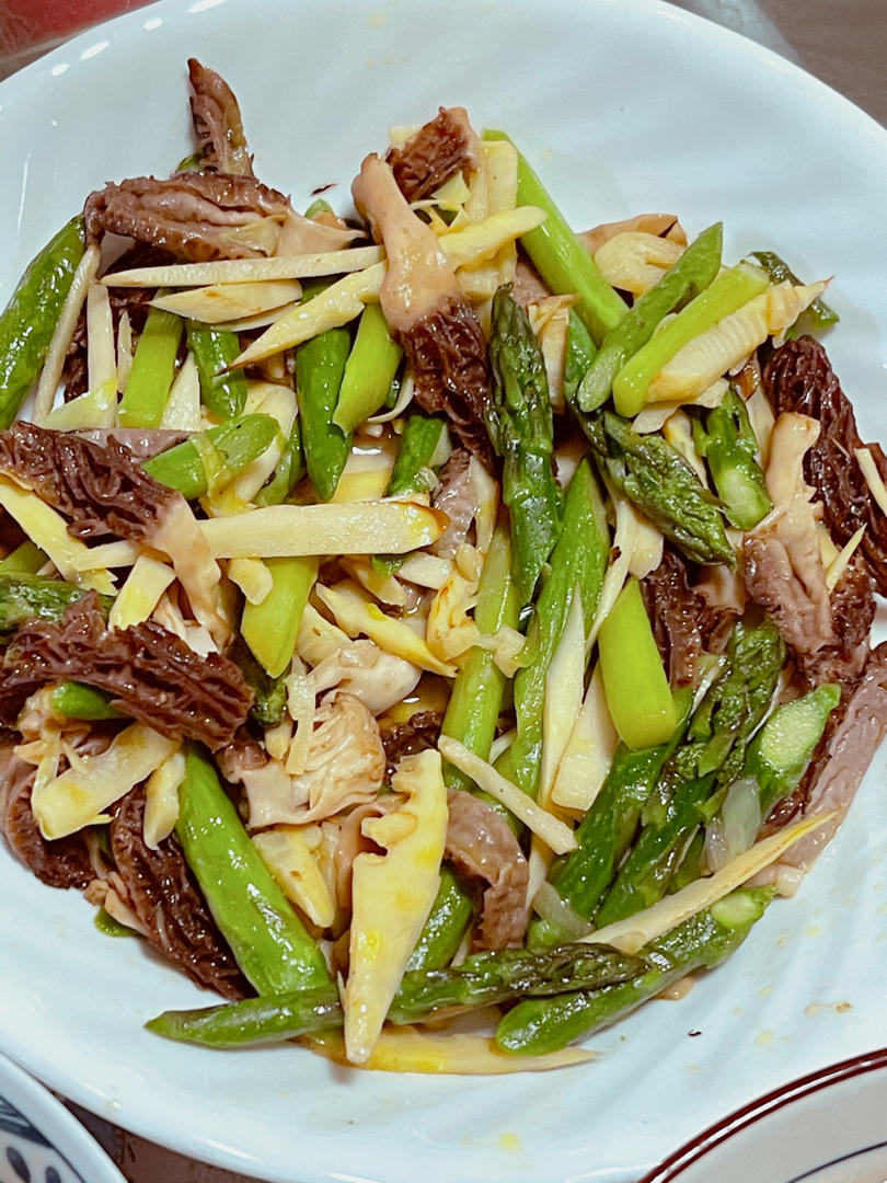 春天的食物—素炒羊肚菌三脆