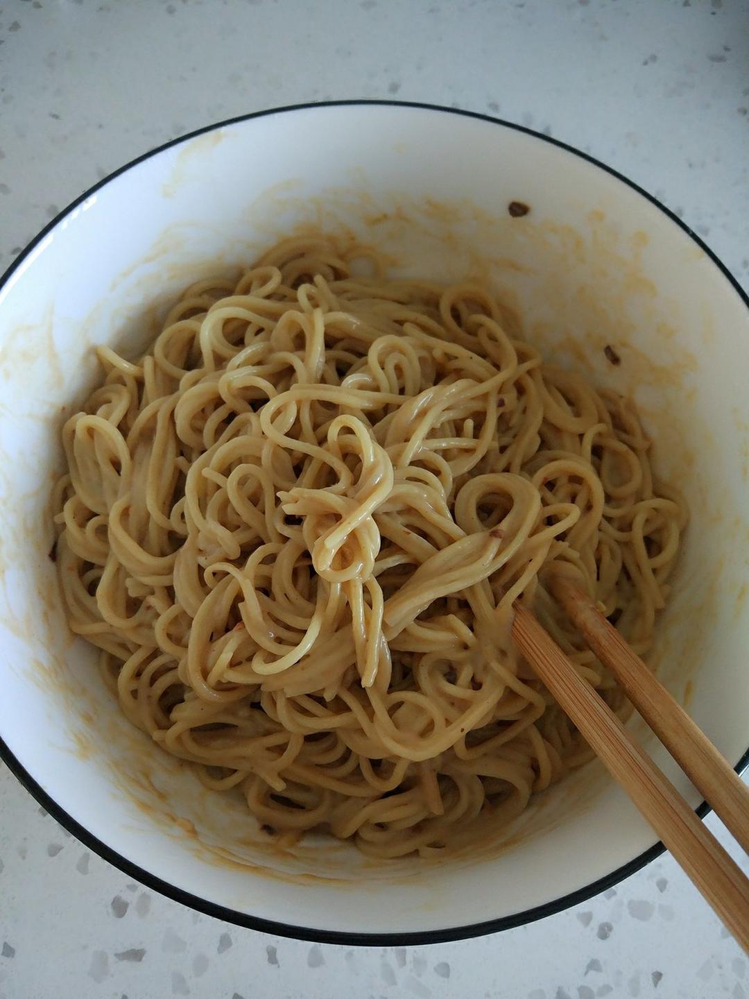 热干面酱汁调法/热干面