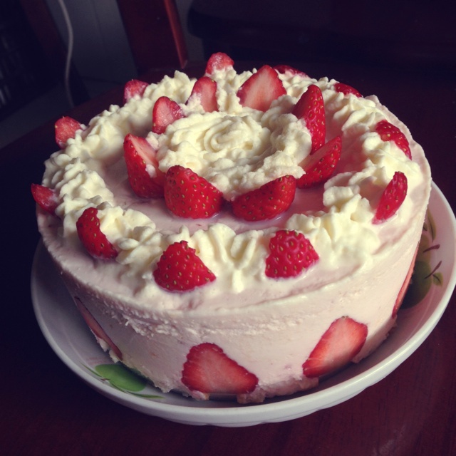 草莓生日蛋糕