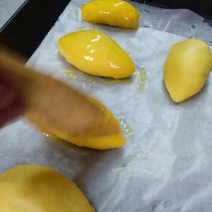 蛋黄酥莲蓉酥的做法 步骤7