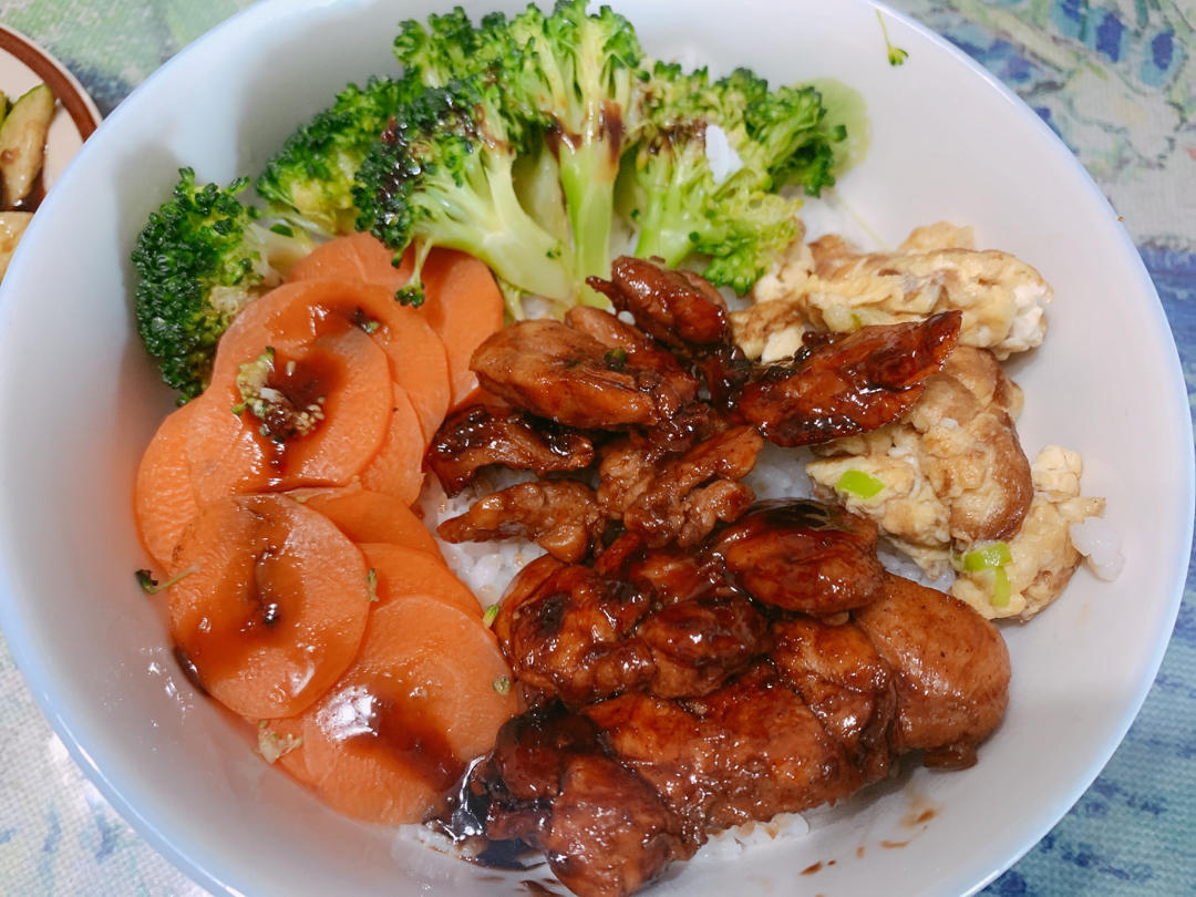 蜜汁照烧鸡肉饭