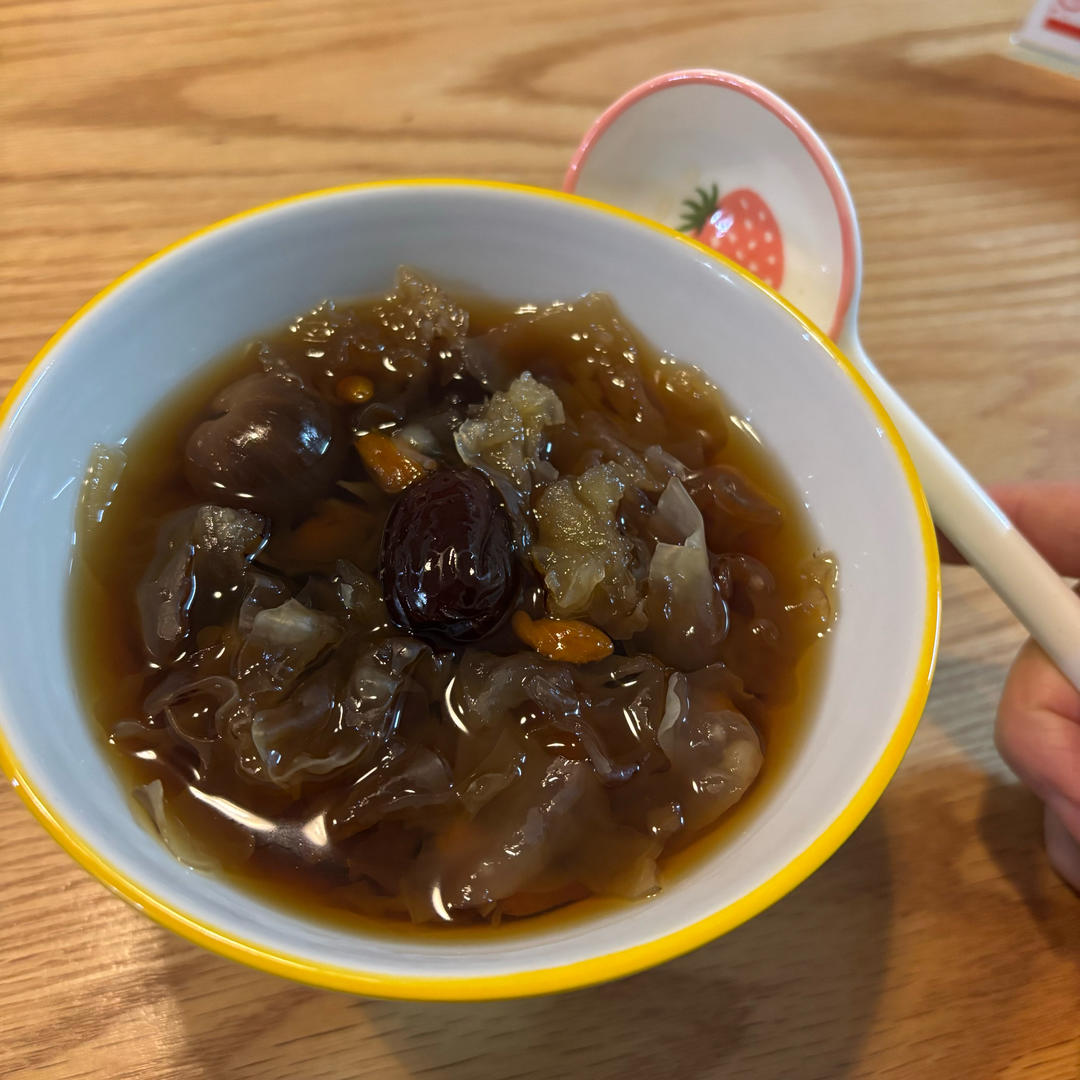 无敌好喝❗️快速熬出胶的银耳羹😋美容又养颜