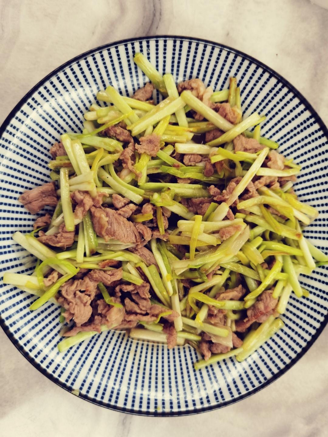蒜黄炒肉丝