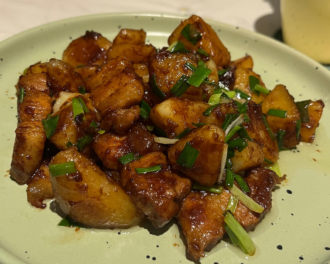 家常土豆烧肉