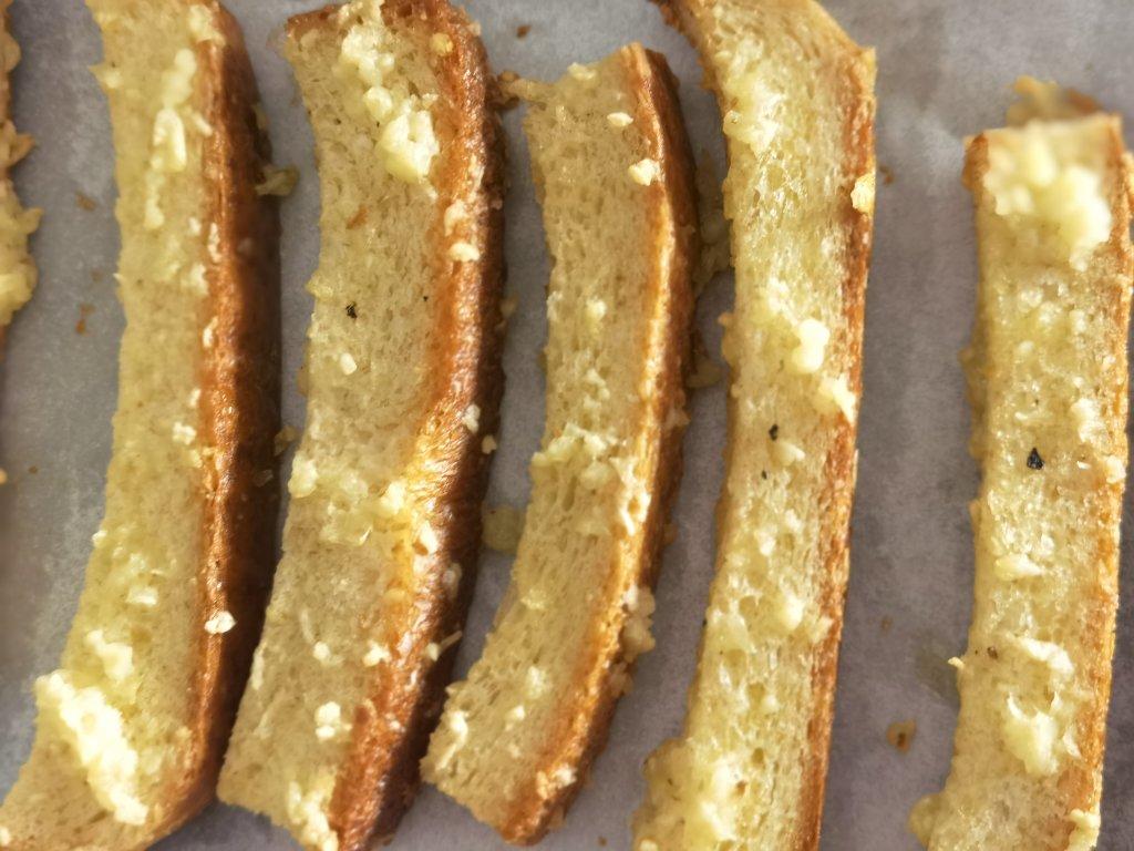 蒜香黄油面包条
