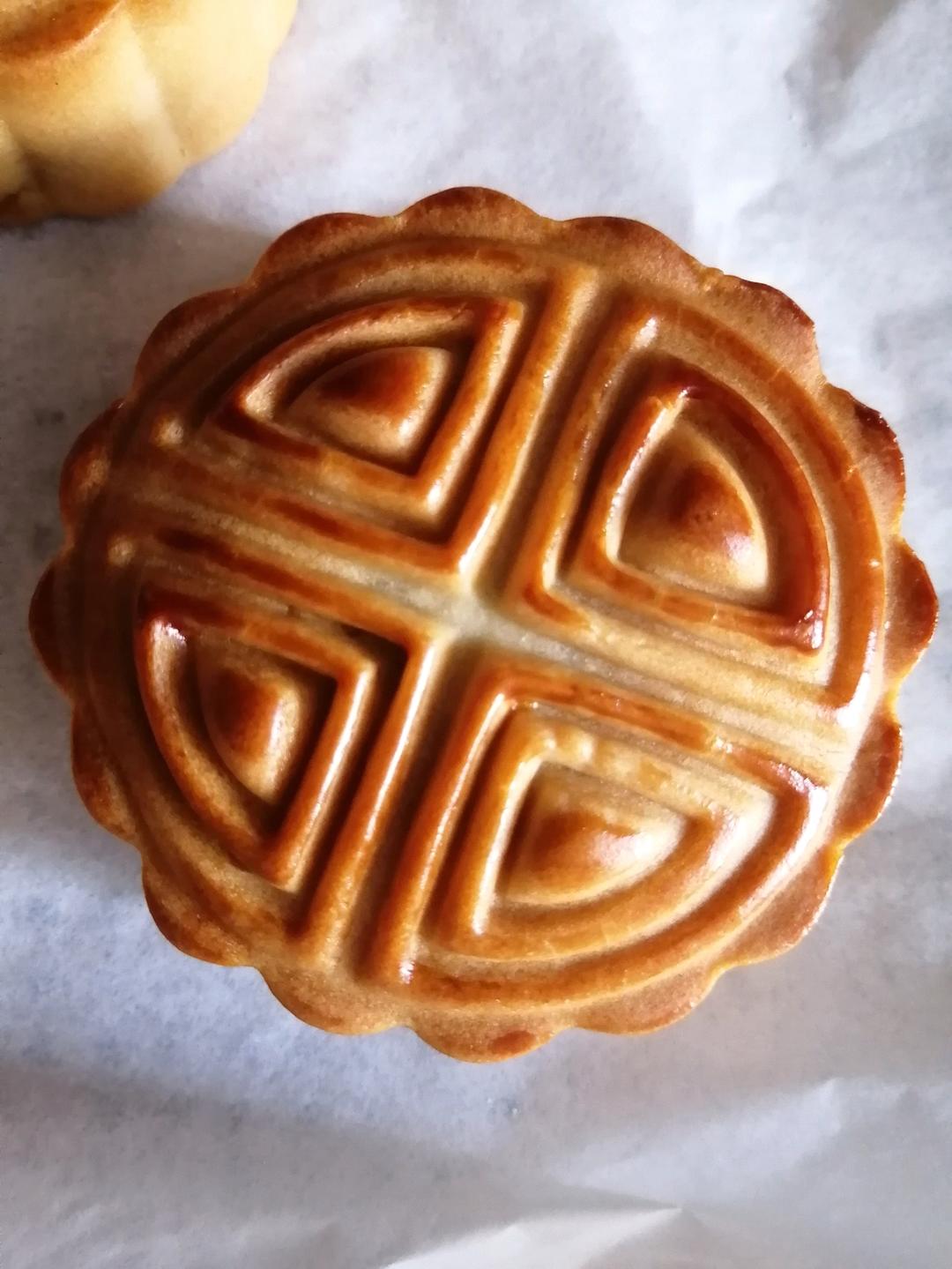 广式月饼—蛋黄莲蓉月饼