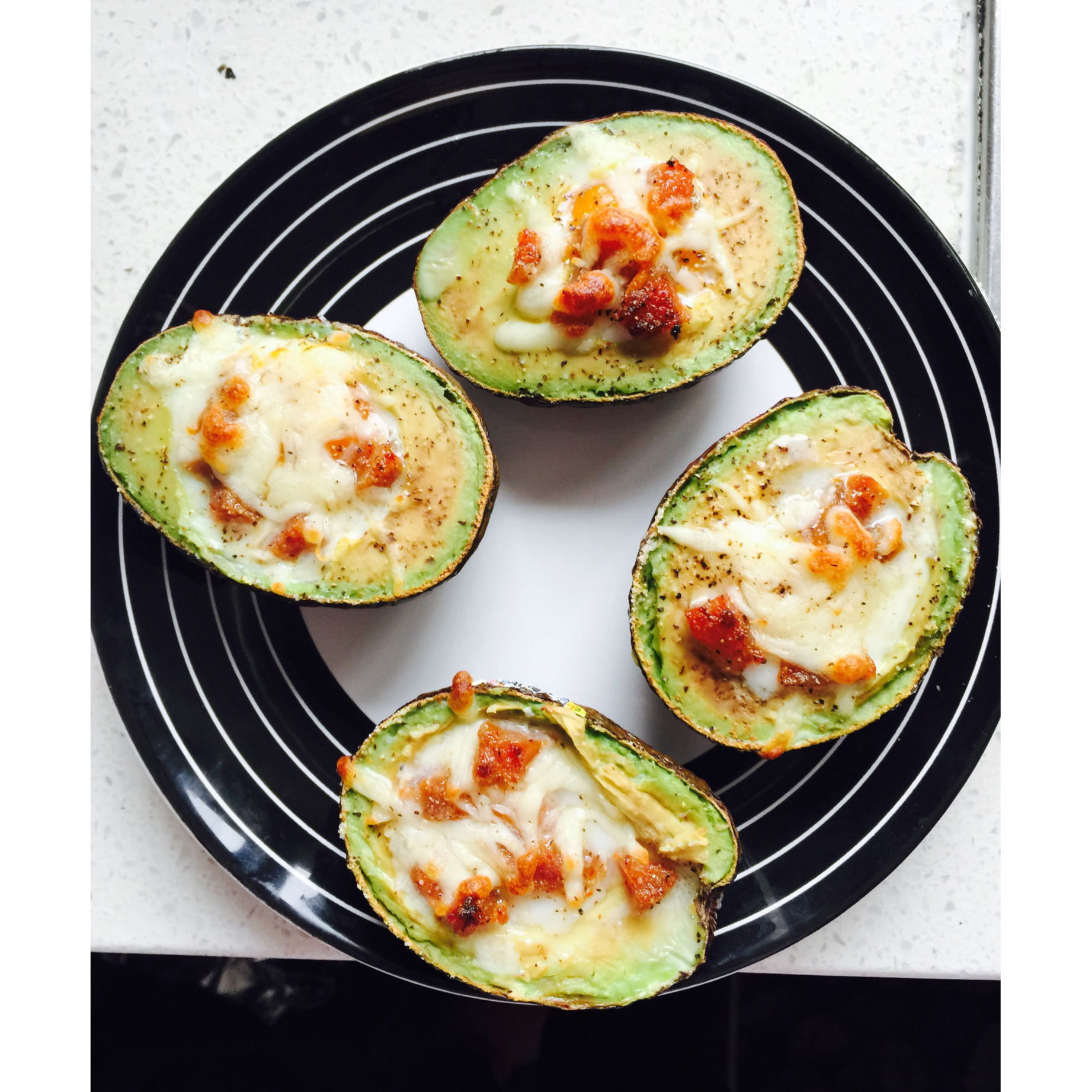 培根牛油果焗蛋