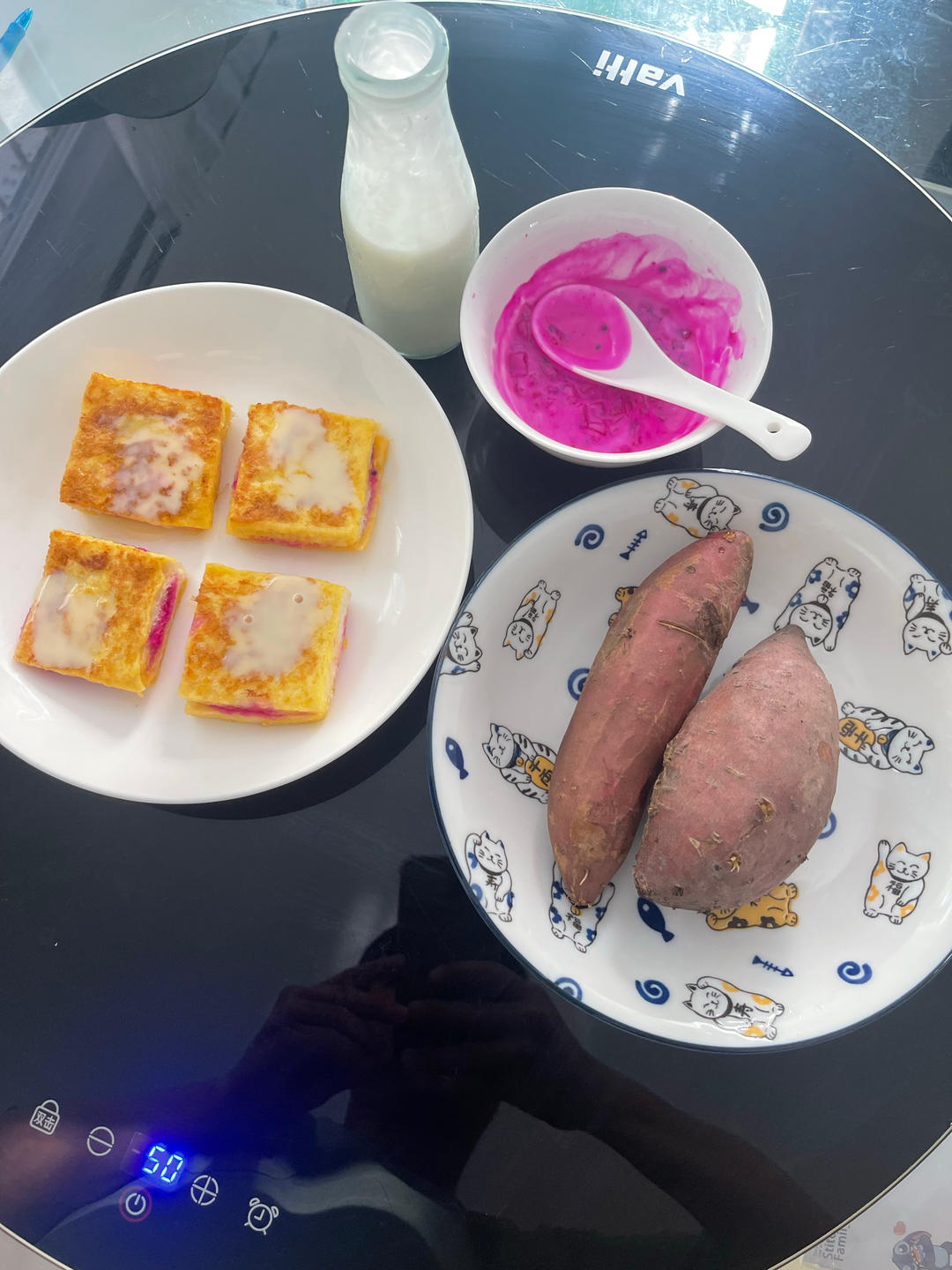 兄妹早餐：酸奶西多士+火龙果奶昔