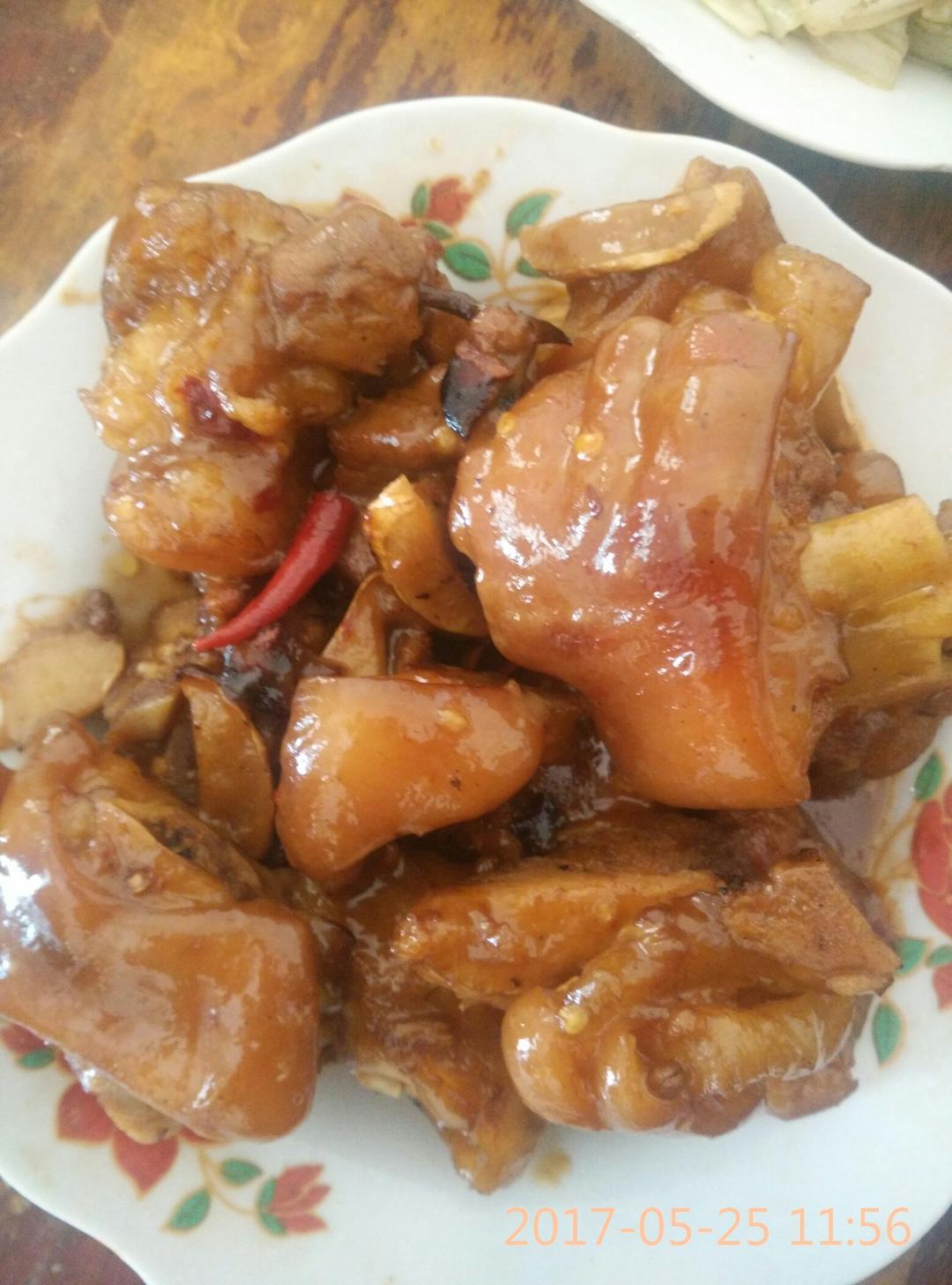 美味的家常菜：红烧猪蹄