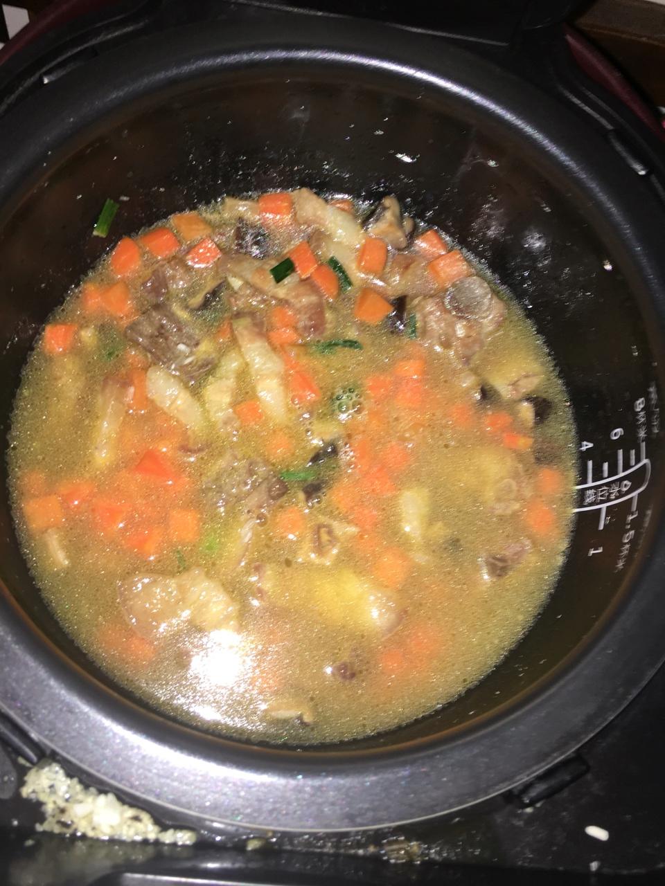 喷香排骨焖饭（爆好吃）