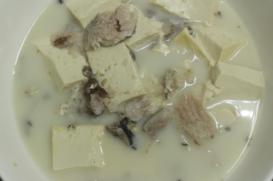 鲫鱼豆腐汤