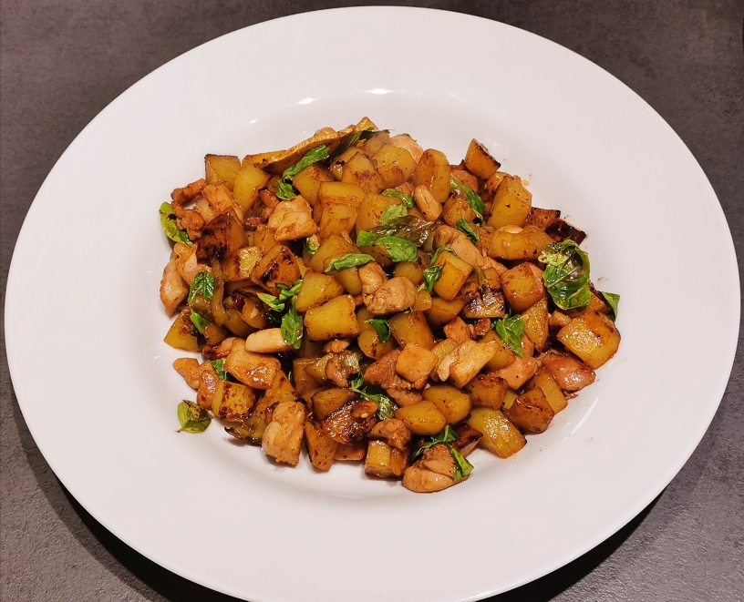 东北菜与台湾菜的奇妙结合：土豆三杯鸡丁的做法