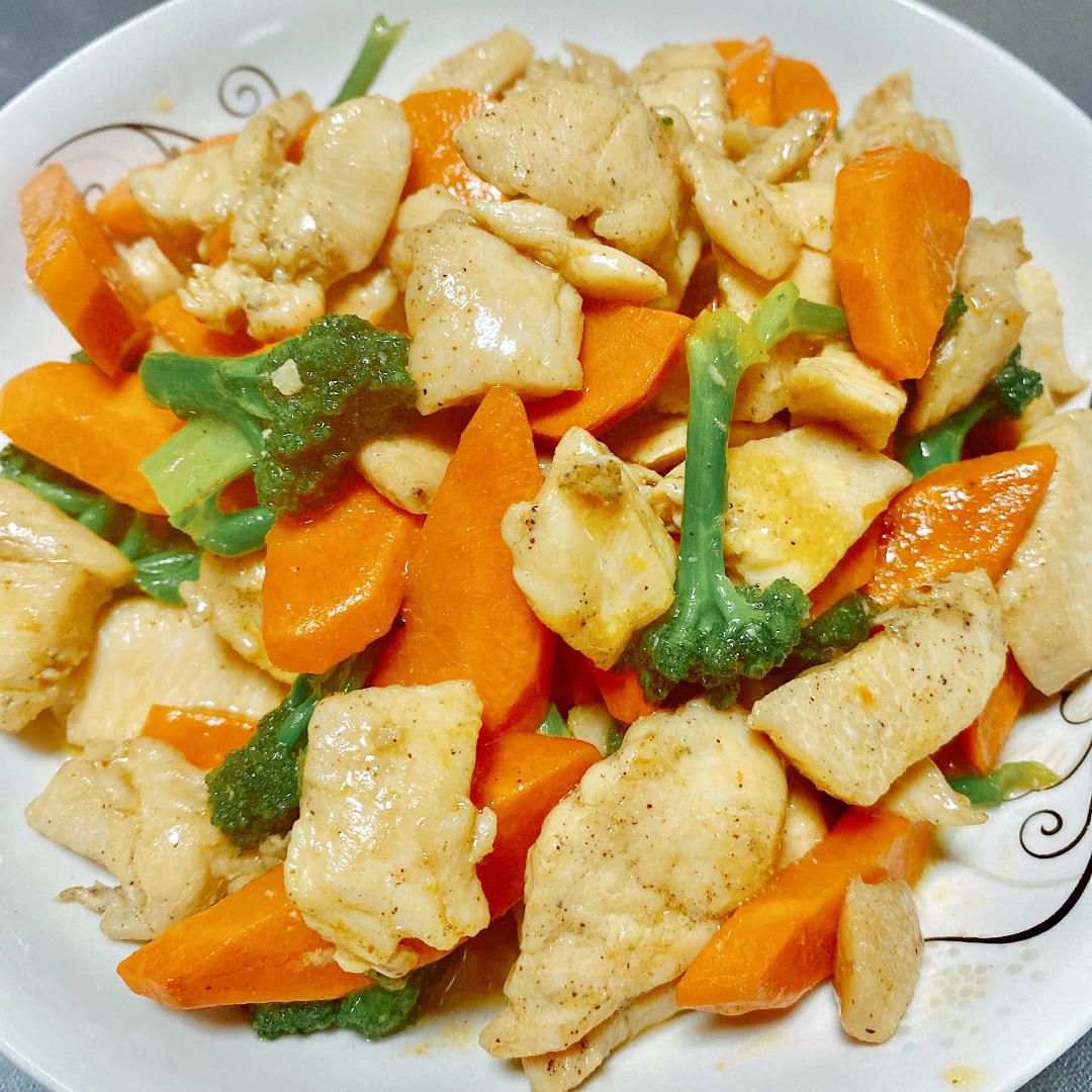 鸡胸肉炒西兰花