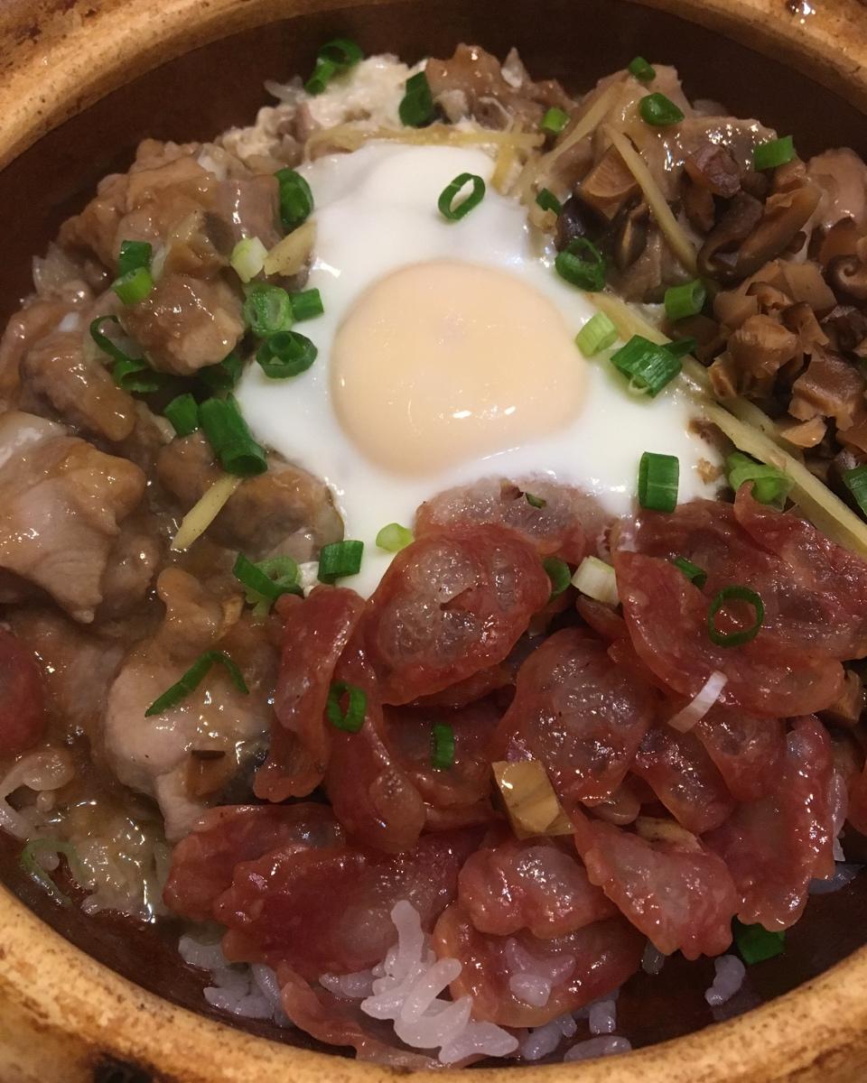 蔓樾莓做的腊味排骨煲仔饭