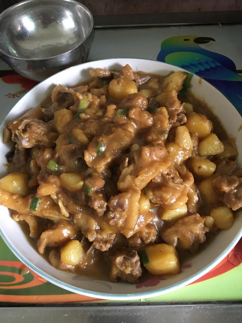 鸡肉炖土豆