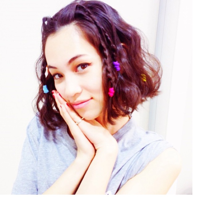 一只向上的小猴子