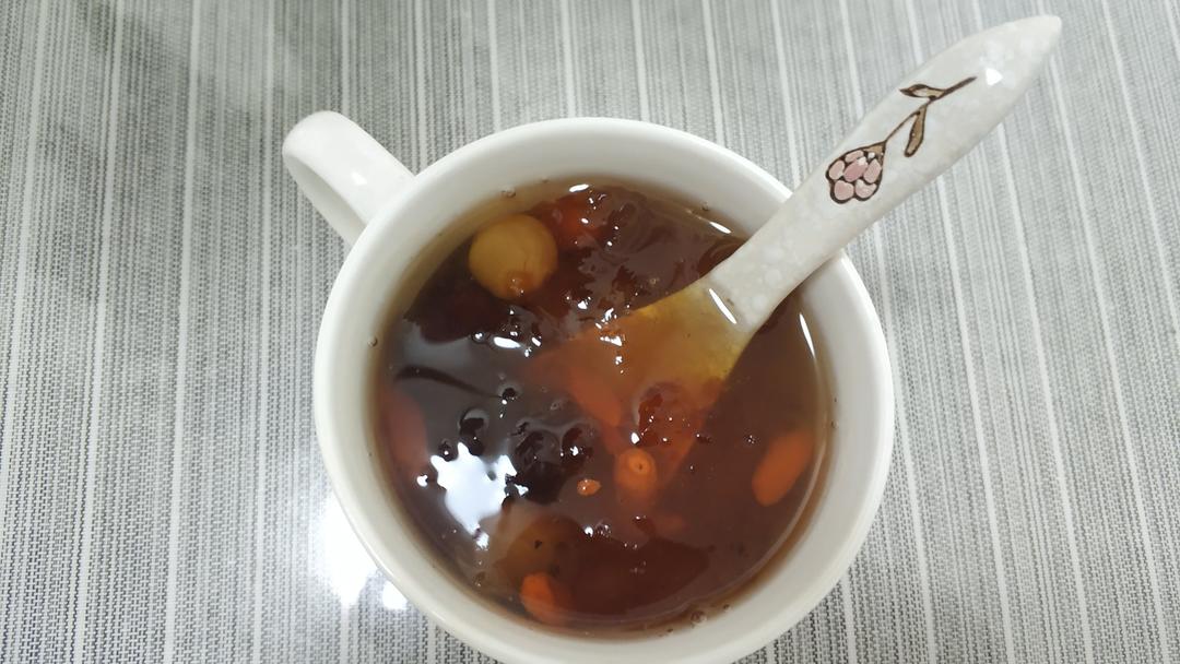桃胶皂角米雪燕羹