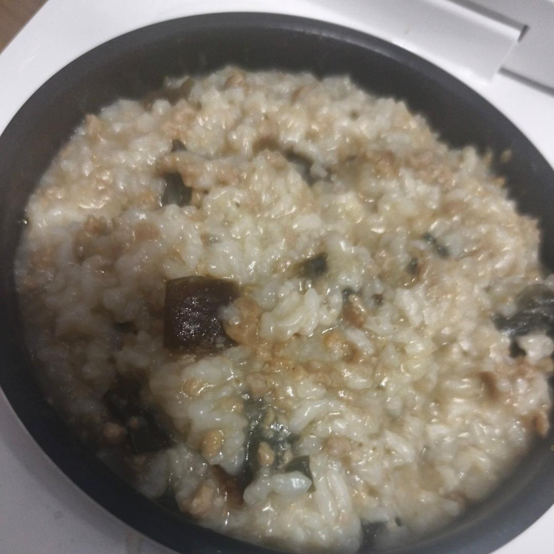 妈妈👩教我做的皮蛋瘦肉粥🥣简单快捷美味😋