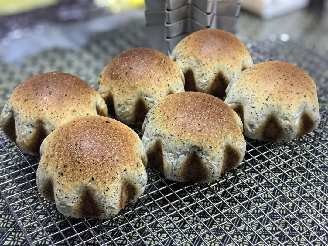双倍黑芝麻麻薯面包