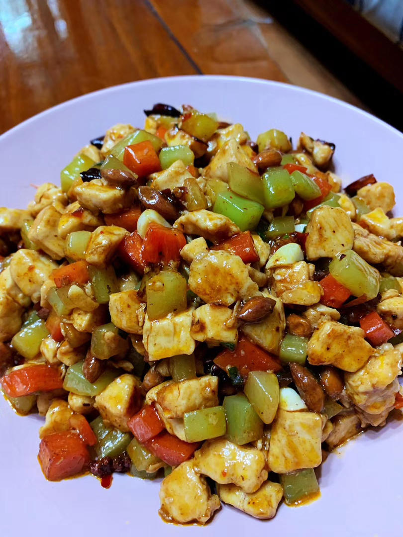 家庭版宫爆鸡丁，简单好吃特别下饭