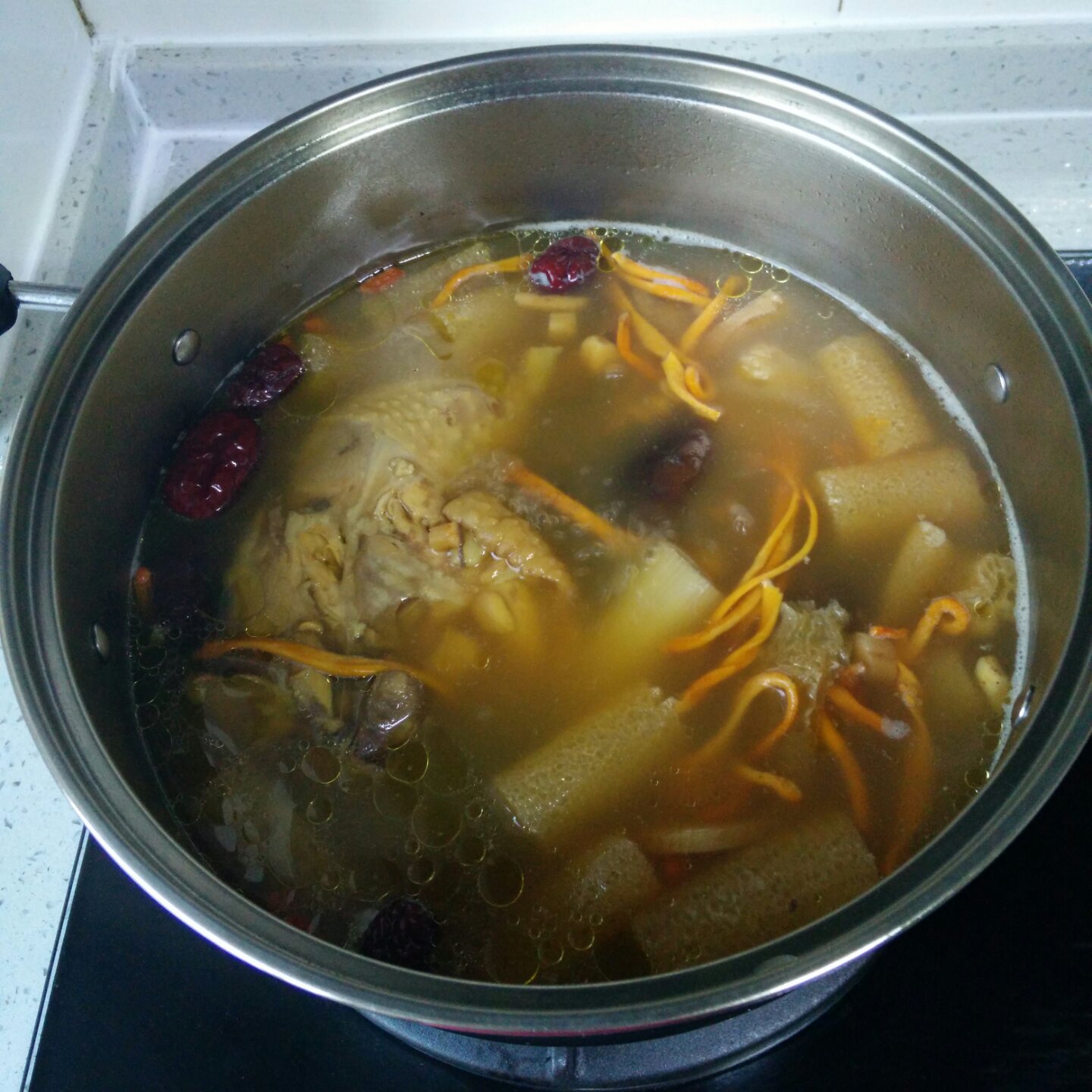 竹荪鸡汤