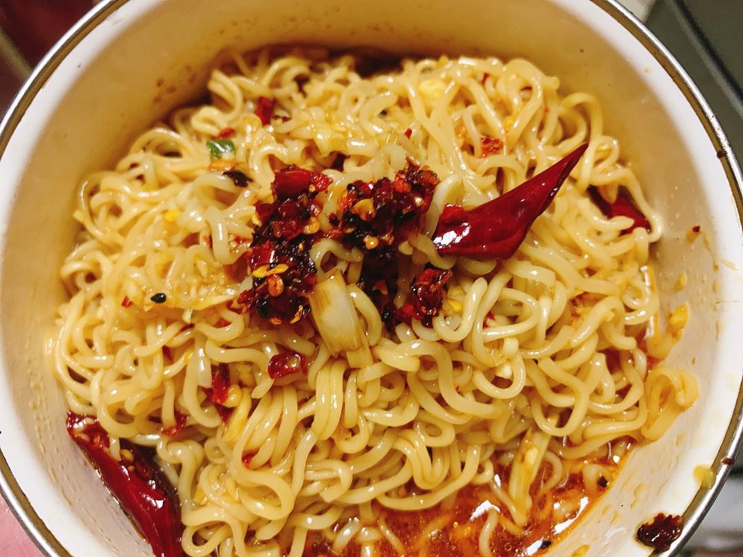 夏季凉面「雪碧拌面」的做法