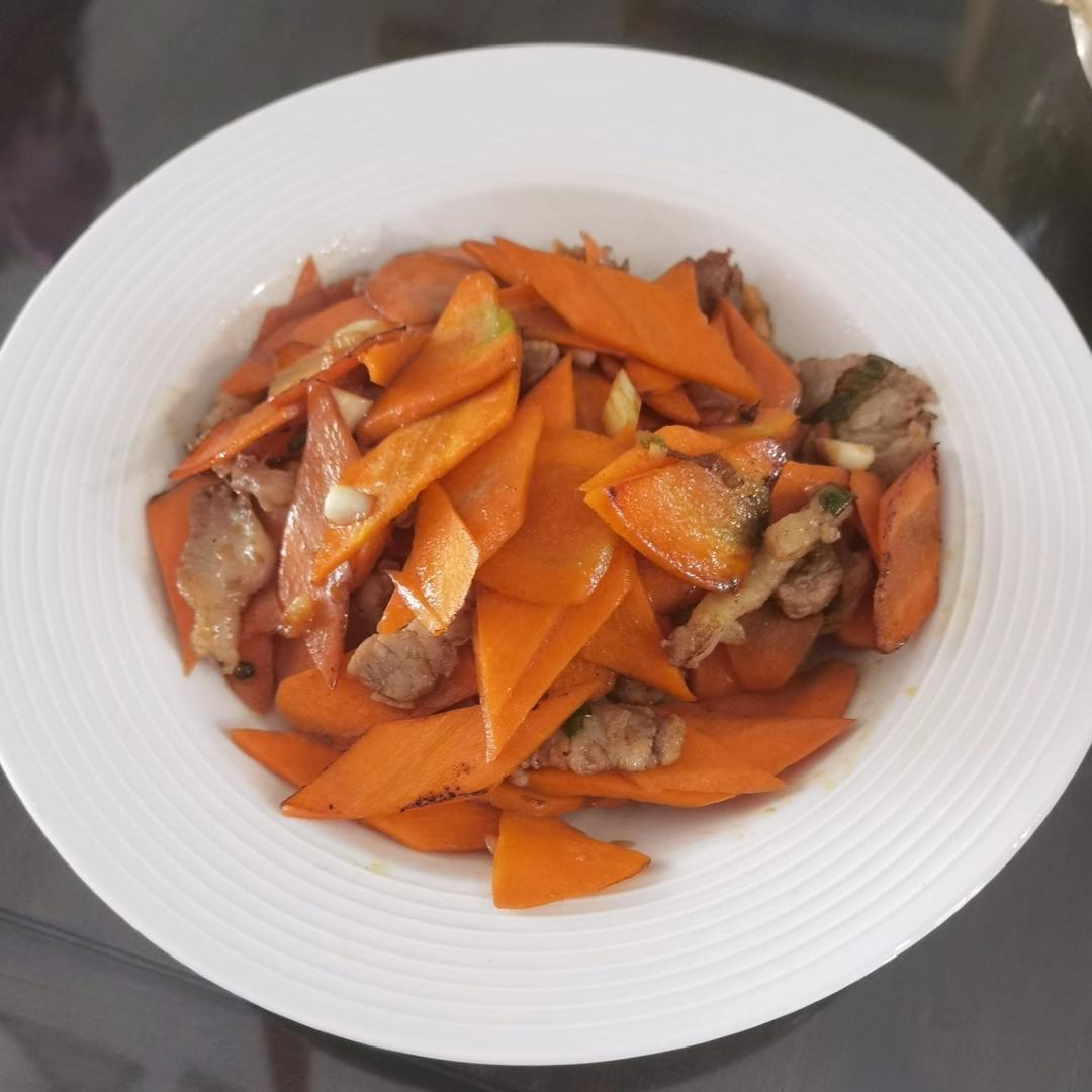 超下饭的胡萝卜炒肉