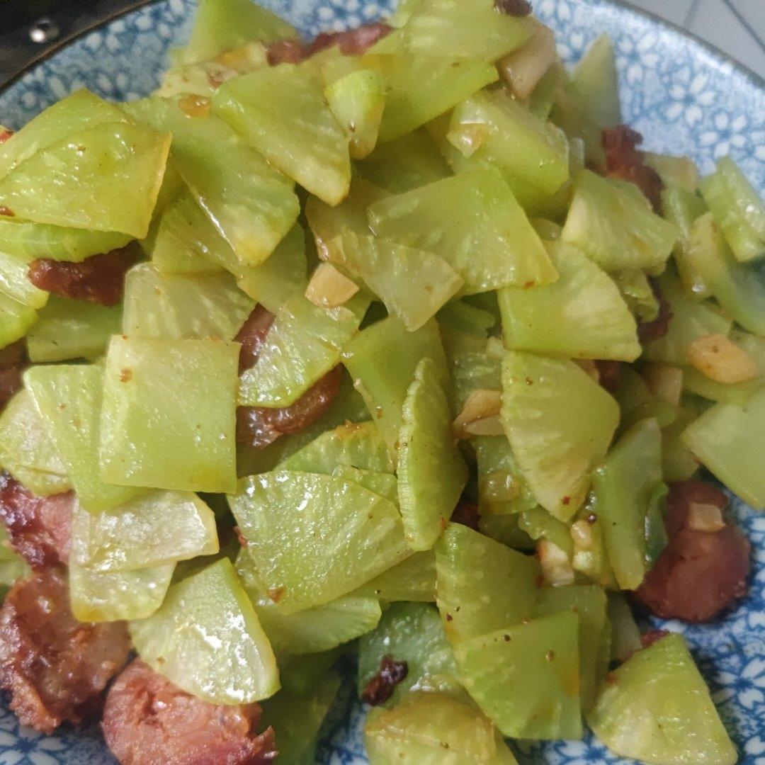 莴笋炒腊肠
