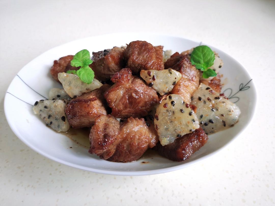 超级快手的火龙果雪花牛肉粒